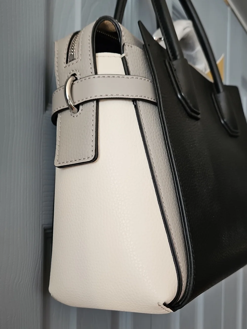 ✨️ PRICE DROP! MICHAEL KORS NWT Black Colorblock Leather Satchel - Picture 4 of 15